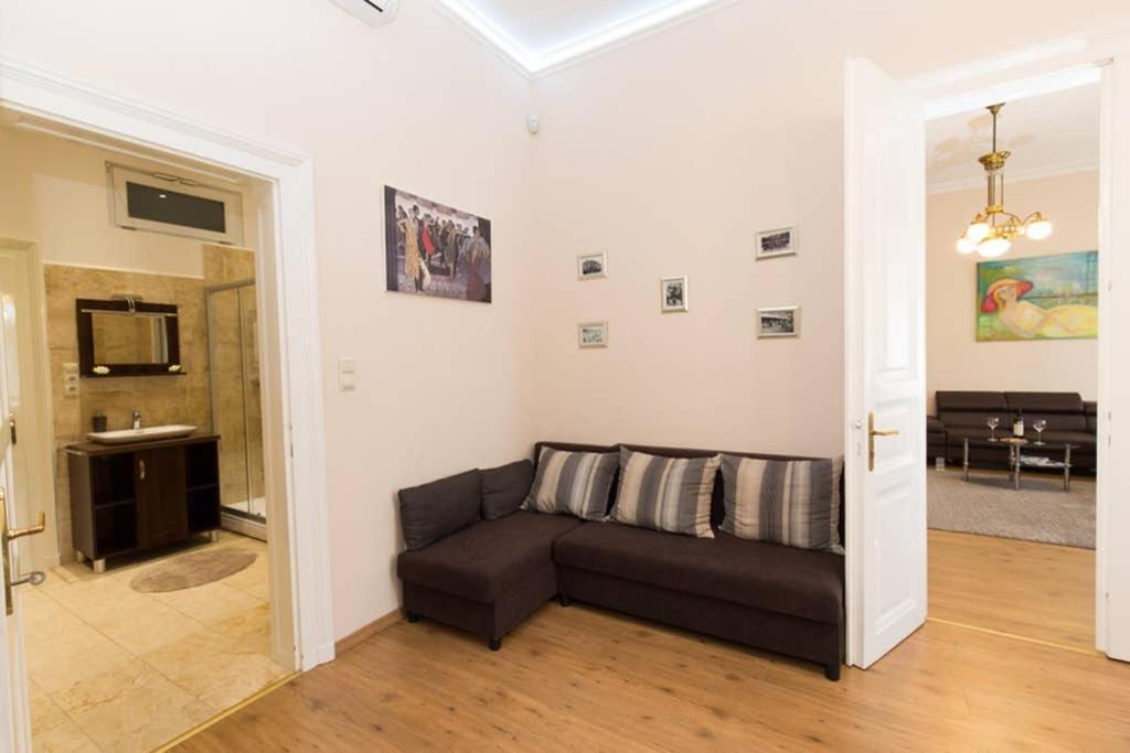 Elegant Apartment With Buda Castle View Budapest Exterior foto