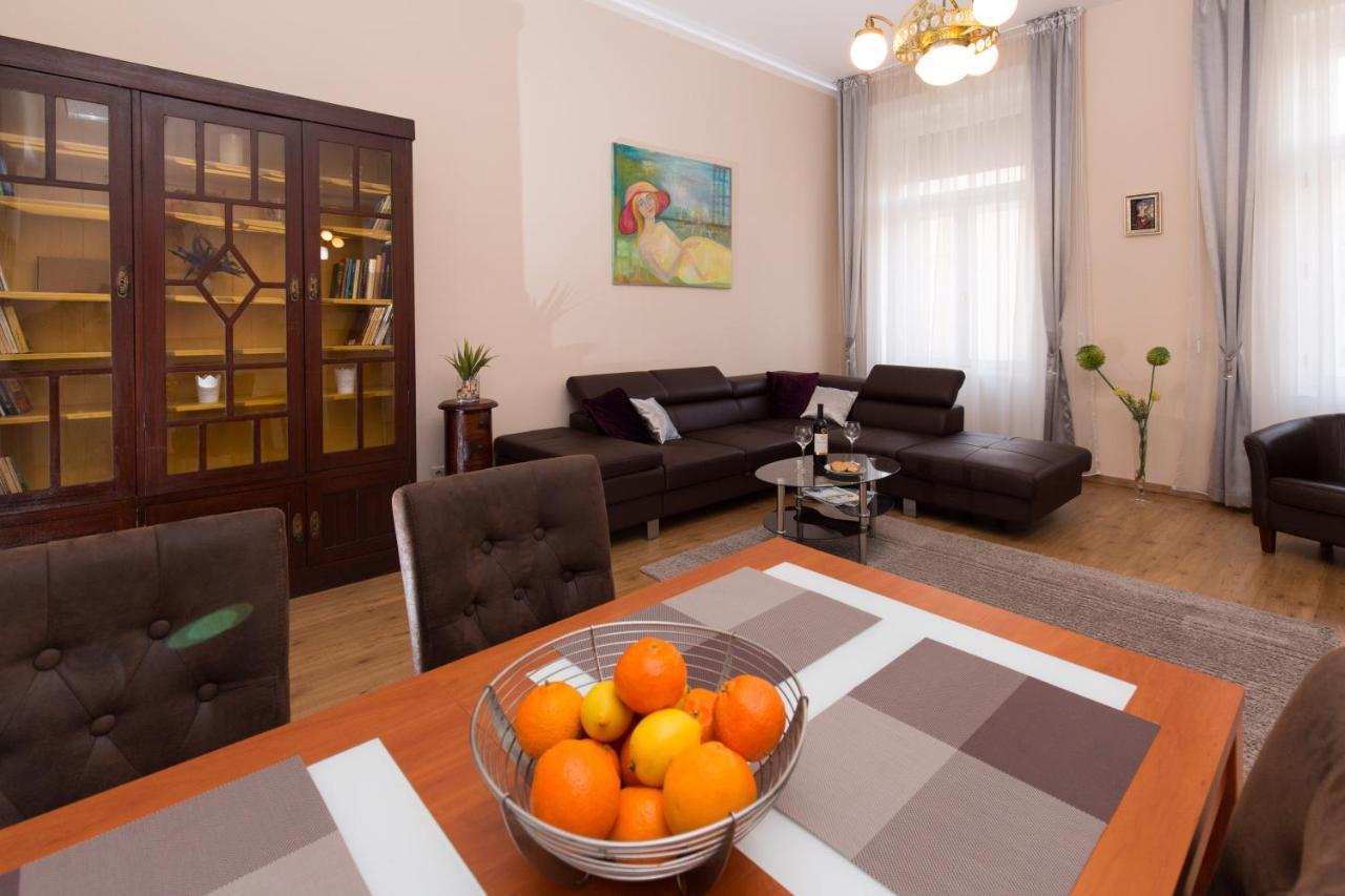 Elegant Apartment With Buda Castle View Budapest Exterior foto
